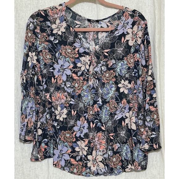 Mark‎ Woman’s Floral Pleated Blouse Size XL Viscose Material Bell Sleeves - Picture 1 of 8